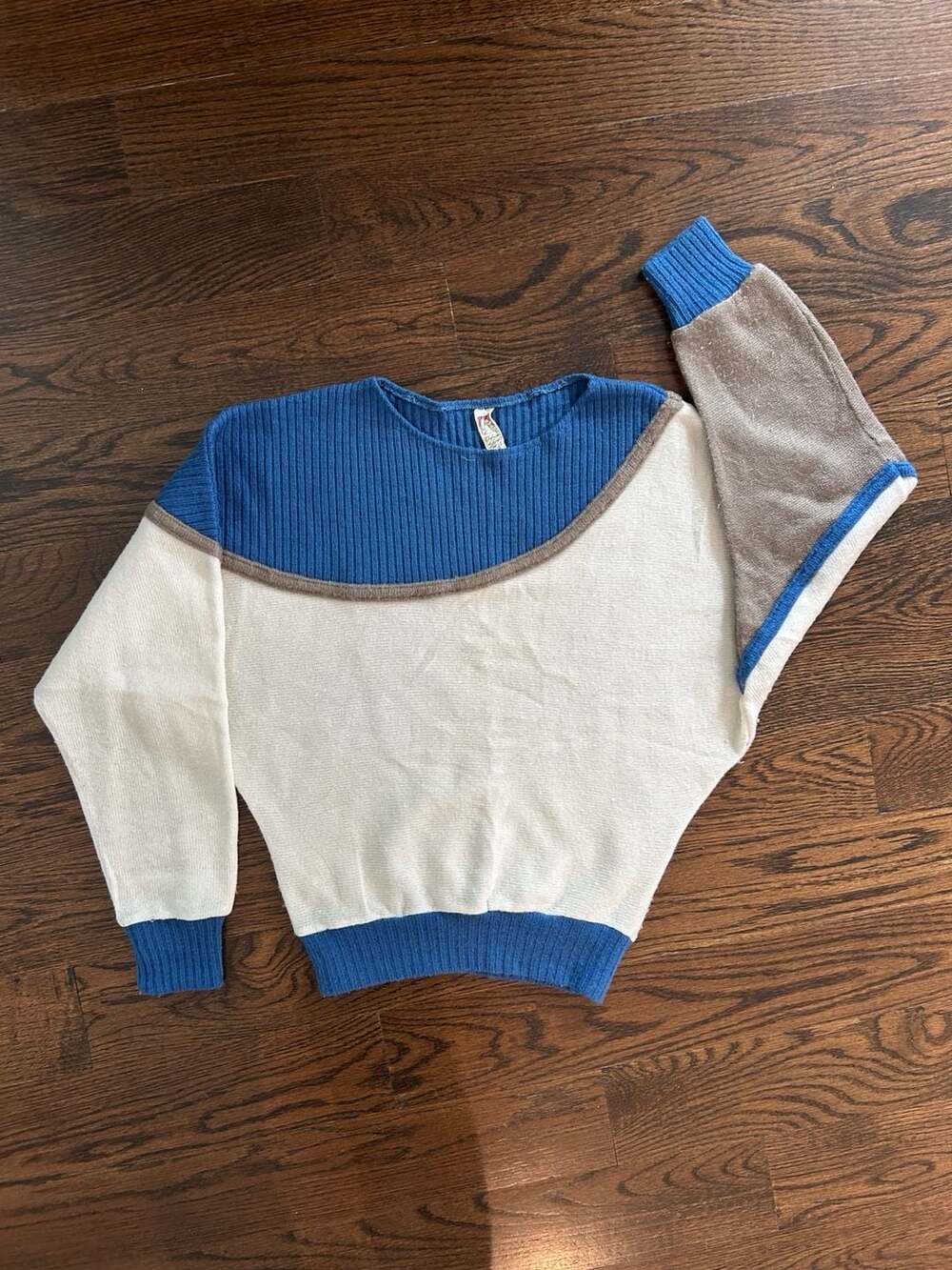 Confezioni Di Lusso Sweater Size M Vintage Made in Italy